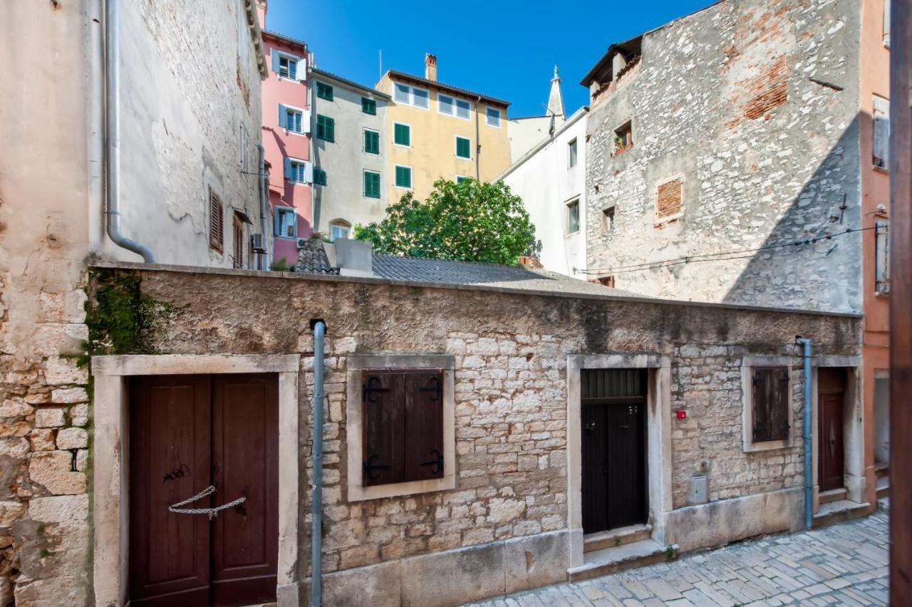 Revera Rooms Rovigno Esterno foto